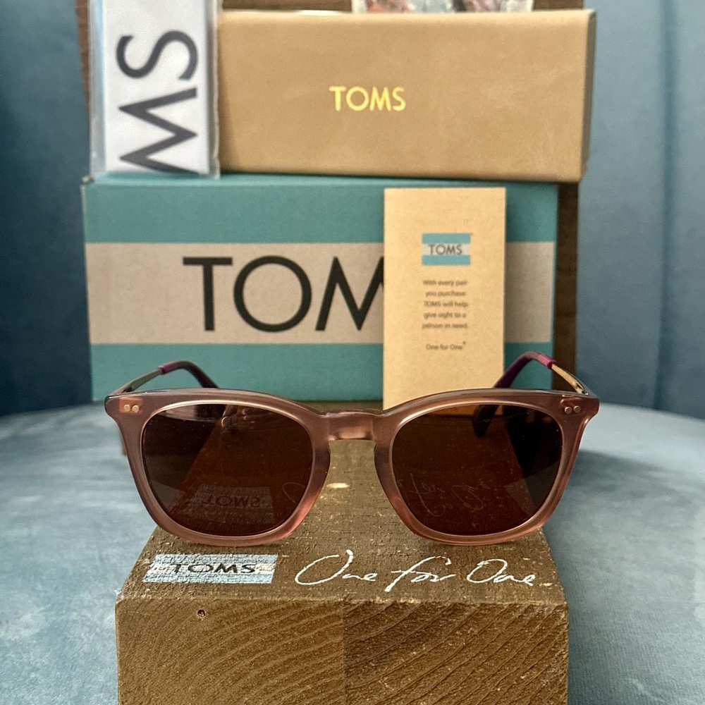 Brand New TOMS “Maxwell” Rose Gold SUNGLASSES